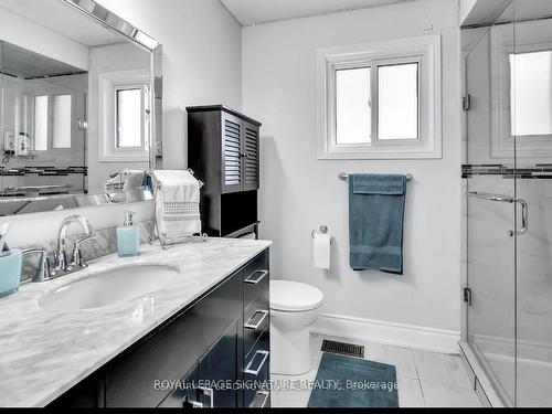 1813 Spruce Hill Rd, Pickering, ON - Indoor Photo Showing Bathroom