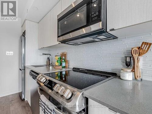 506 - 1401 O'Connor Drive, Toronto, ON - Indoor Photo Showing Kitchen