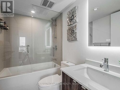 506 - 1401 O'Connor Drive, Toronto, ON - Indoor Photo Showing Bathroom