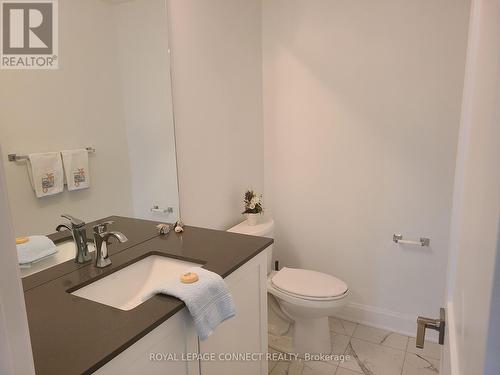 129 - 50 Lakebreeze Drive, Clarington, ON - Indoor Photo Showing Bathroom