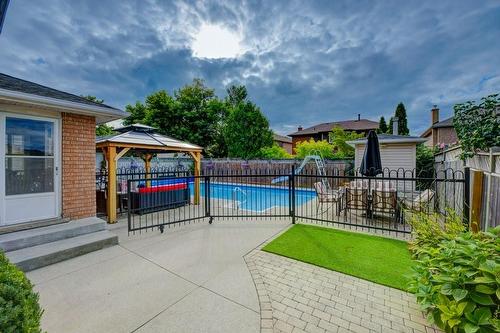 17 Sandy Drive, Hamilton, ON - Outdoor With In Ground Pool