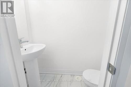 10 Calloway Way Street, Whitby, ON - Indoor Photo Showing Bathroom