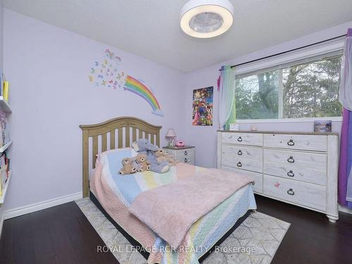 218 Beattie Ave, New Tecumseth, ON - Indoor Photo Showing Bedroom