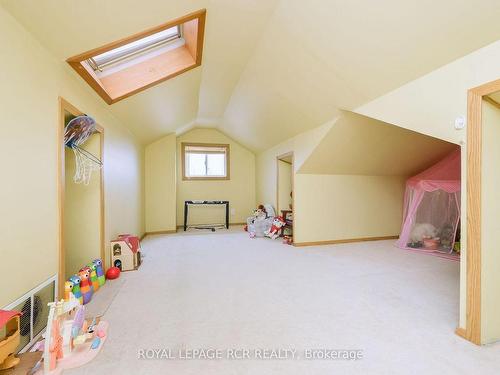 218 Beattie Ave, New Tecumseth, ON - Indoor Photo Showing Other Room