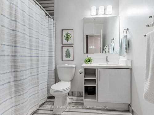 Uph03-2220 Lake Shore Blvd W, Toronto, ON - Indoor Photo Showing Bathroom