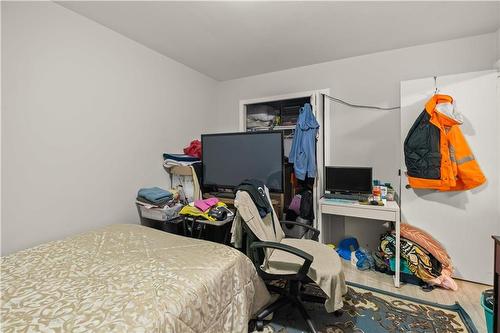 349 Des Meurons Street, Winnipeg, MB - Indoor Photo Showing Bedroom