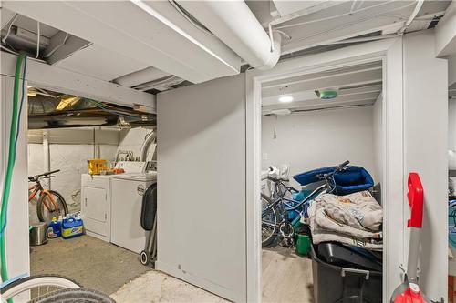349 Des Meurons Street, Winnipeg, MB - Indoor Photo Showing Laundry Room