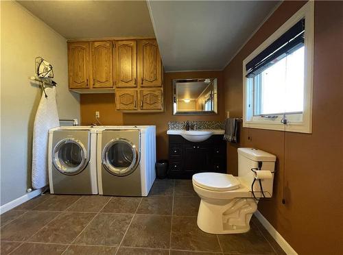 325 2Nd Avenue, Mccreary, MB - Indoor Photo Showing Laundry Room