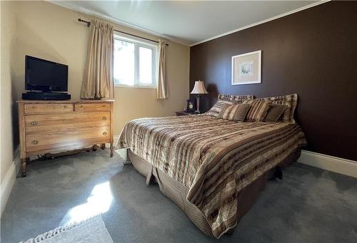 325 2Nd Avenue, Mccreary, MB - Indoor Photo Showing Bedroom