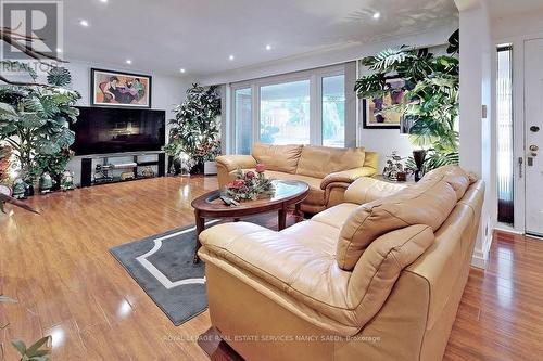 68 Longmore Street, Toronto, ON - Indoor Photo Showing Living Room