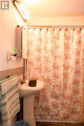34 Alberta Street, Quinte West, ON - Indoor Photo Showing Bathroom