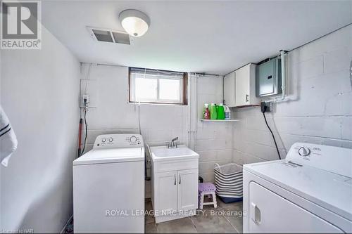 451 Lakeview Road, Fort Erie, ON - Indoor Photo Showing Laundry Room