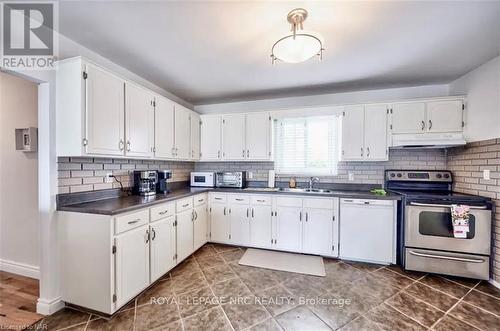 451 Lakeview Road, Fort Erie, ON - Indoor Photo Showing Kitchen