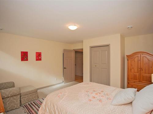 514 Schubert Pl, Ladysmith, BC - Indoor Photo Showing Bedroom