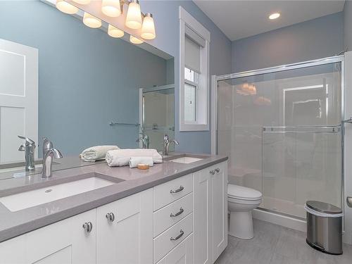 137 Rollie Rose Dr, Ladysmith, BC - Indoor Photo Showing Bathroom