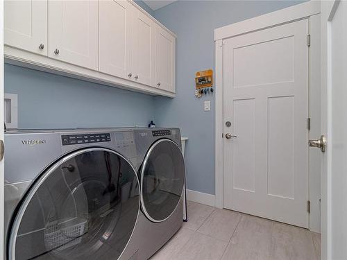 137 Rollie Rose Dr, Ladysmith, BC - Indoor Photo Showing Laundry Room