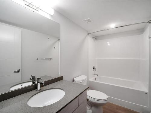 307-4820 Cedar Ridge Pl, Nanaimo, BC - Indoor Photo Showing Bathroom