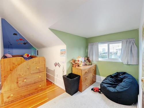 203 Skinner St, Victoria, BC - Indoor Photo Showing Bedroom