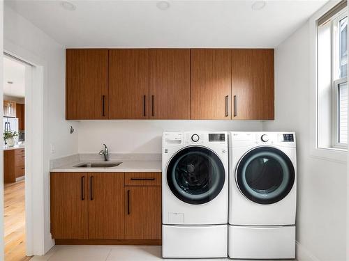 1299 Eston Pl, Langford, BC - Indoor Photo Showing Laundry Room