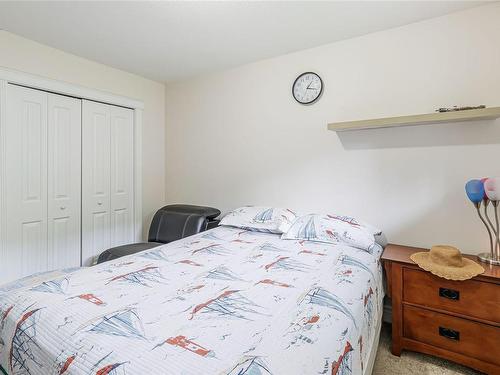 5767 Bradbury Rd, Nanaimo, BC - Indoor Photo Showing Bedroom