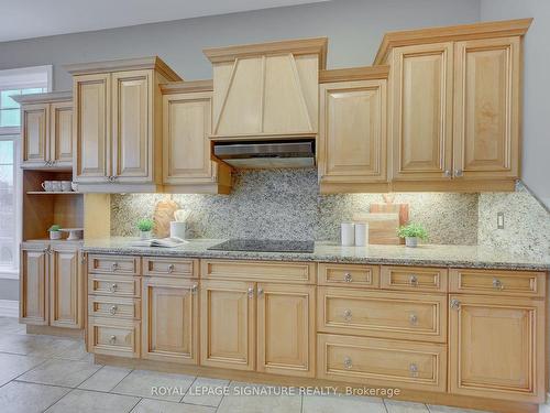 25 Lampman Dr, Hamilton, ON - Indoor Photo Showing Kitchen