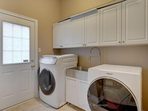 25 Lampman Dr, Hamilton, ON - Indoor Photo Showing Laundry Room