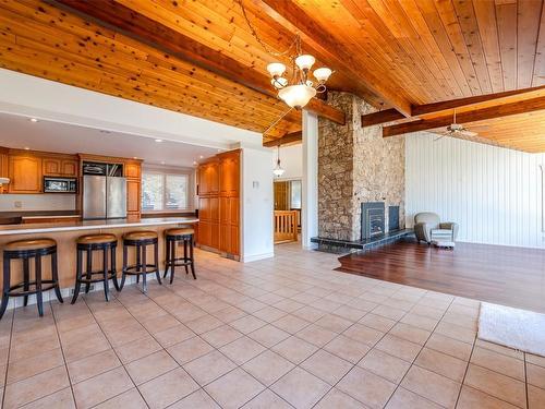 4021 Lakeside Road, Penticton, BC - Indoor With Fireplace