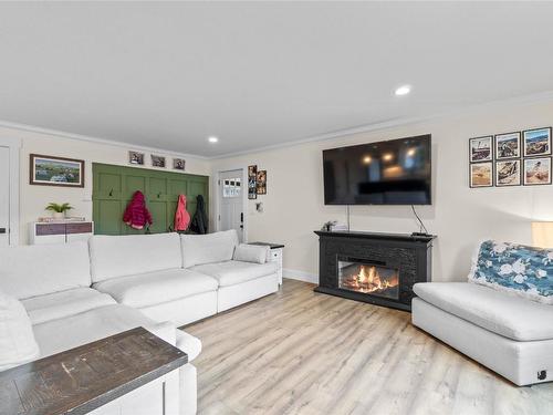 2975 Patterson Street, Armstrong, BC - Indoor Photo Showing Living Room With Fireplace