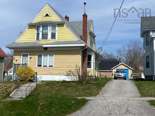 142 Mowatt Street, Shelburne, NS 