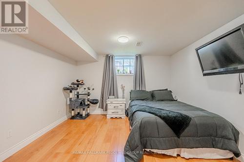 4164 Forest Wood Drive, Severn, ON - Indoor Photo Showing Bedroom