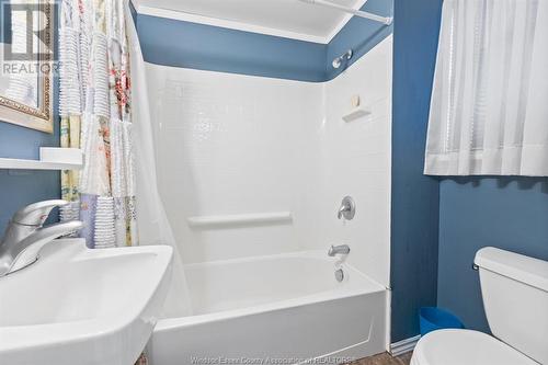 1728 Caille, Lakeshore, ON - Indoor Photo Showing Bathroom