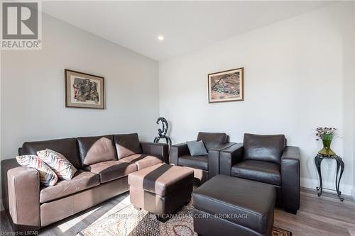 116 Lila Street, Dutton/Dunwich, ON - Indoor Photo Showing Living Room