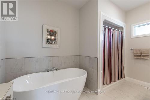 116 Lila Street, Dutton/Dunwich, ON - Indoor Photo Showing Bathroom