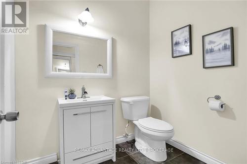 38 - 374 Front Street, Central Elgin, ON - Indoor Photo Showing Bathroom