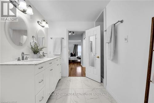 38 - 374 Front Street, Central Elgin, ON - Indoor Photo Showing Bathroom