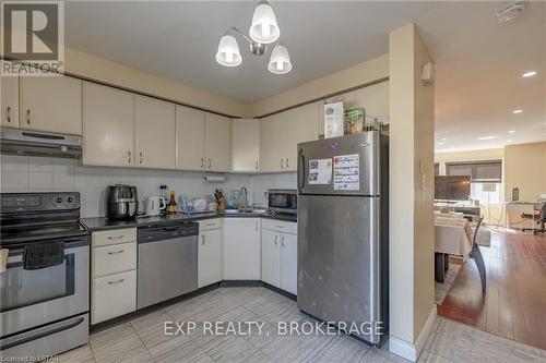 54 - 700 Osgoode Drive, London, ON - Indoor Photo Showing Kitchen