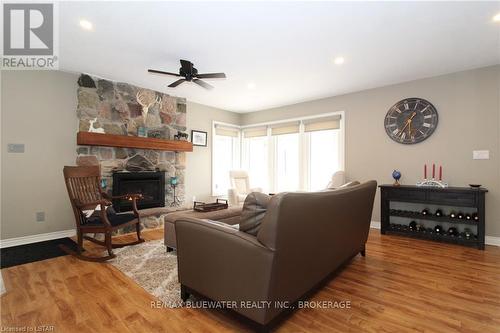 10160 Edmonds Boulevard, Lambton Shores, ON - Indoor Photo Showing Living Room With Fireplace