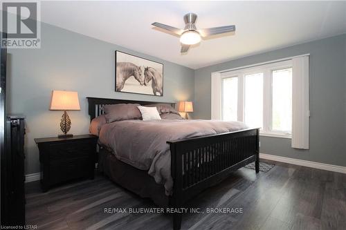 10160 Edmonds Boulevard, Lambton Shores, ON - Indoor Photo Showing Bedroom