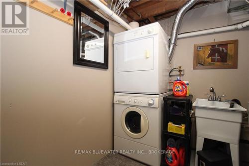 10160 Edmonds Boulevard, Lambton Shores, ON - Indoor Photo Showing Laundry Room