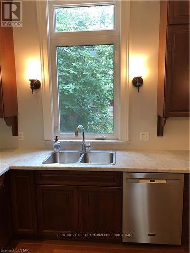 476 Colborne Street, London, ON - Indoor Photo Showing Kitchen With Double Sink