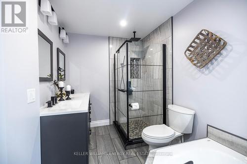 679 Carmel Line, Cavan Monaghan, ON - Indoor Photo Showing Bathroom
