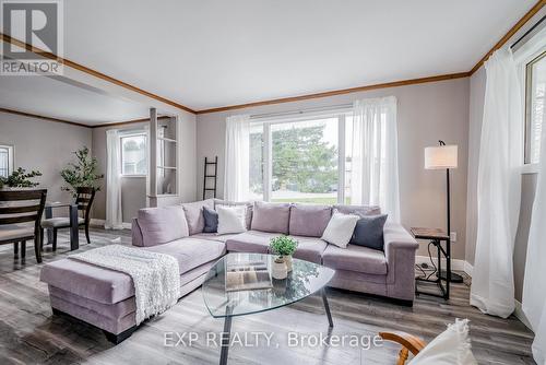 2147 Spring Street, Cramahe, ON - Indoor Photo Showing Living Room