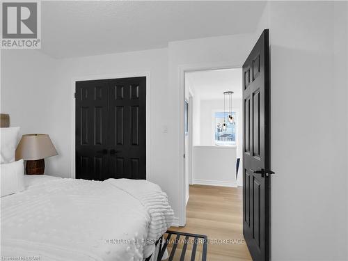 379 Front Street, Central Elgin, ON - Indoor Photo Showing Bedroom