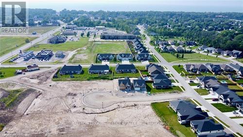 18 Lois Court, Lambton Shores (Grand Bend), ON 