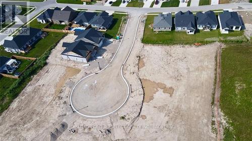 18 Lois Court, Lambton Shores (Grand Bend), ON 