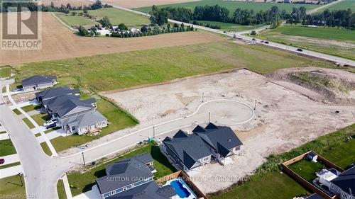 18 Lois Court, Lambton Shores (Grand Bend), ON 