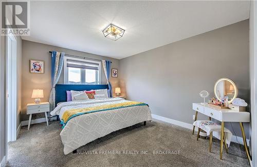 1472 Medway Park Drive, London, ON - Indoor Photo Showing Bedroom