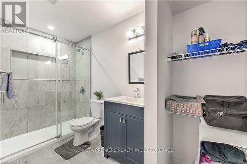 1472 Medway Park Drive, London, ON - Indoor Photo Showing Bathroom