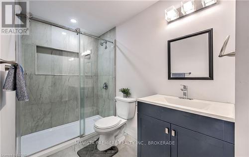 1472 Medway Park Drive, London, ON - Indoor Photo Showing Bathroom