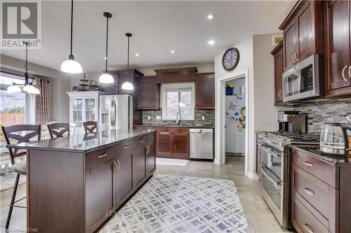 3380 Jinnies Way, London, ON - Indoor Photo Showing Kitchen With Upgraded Kitchen